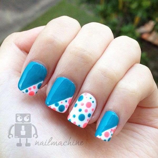 Polka dots nail art design Hvor søtt