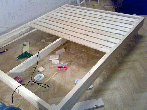 bedframe van hout