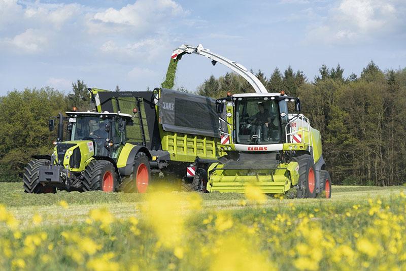 transport van kuilvoer naar de opslagbasis