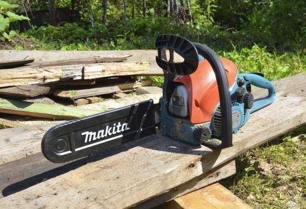 Kettingzaag Makita DCS4610