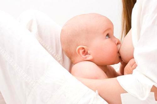 Bij borstvoeding mogen pompoenpitten voor een baby pas na een maand worden gegeten