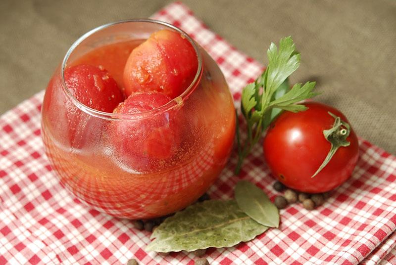 tomaten in hun eigen sap