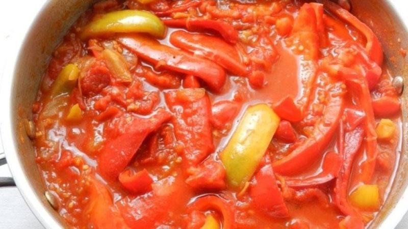 kook peper in tomatensap